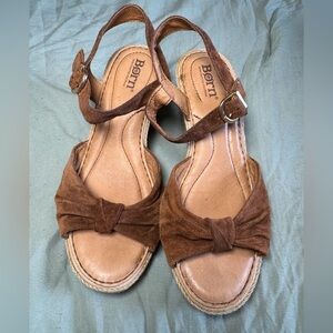 BORN- “MONTICELLO” knotted wedge leather upper sandal. Color: Brown Size: 7